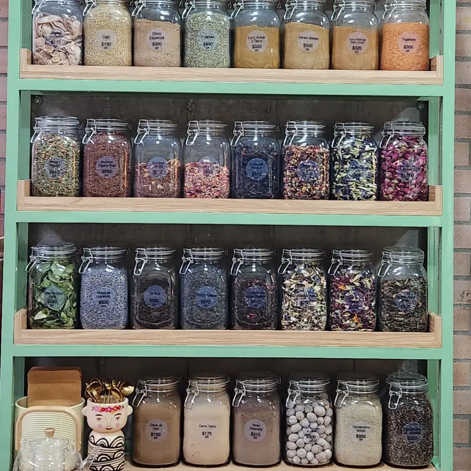 Especias exóticas a granel: Currys, Garam Masala, Togarashi y Pimienta Sichuan para cocina internacional.