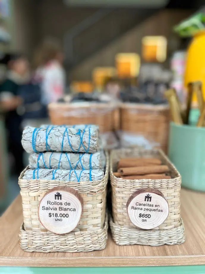 Frutos secos (Nuez, Macadamia, Marañon) y frutas deshidratadas a granel.