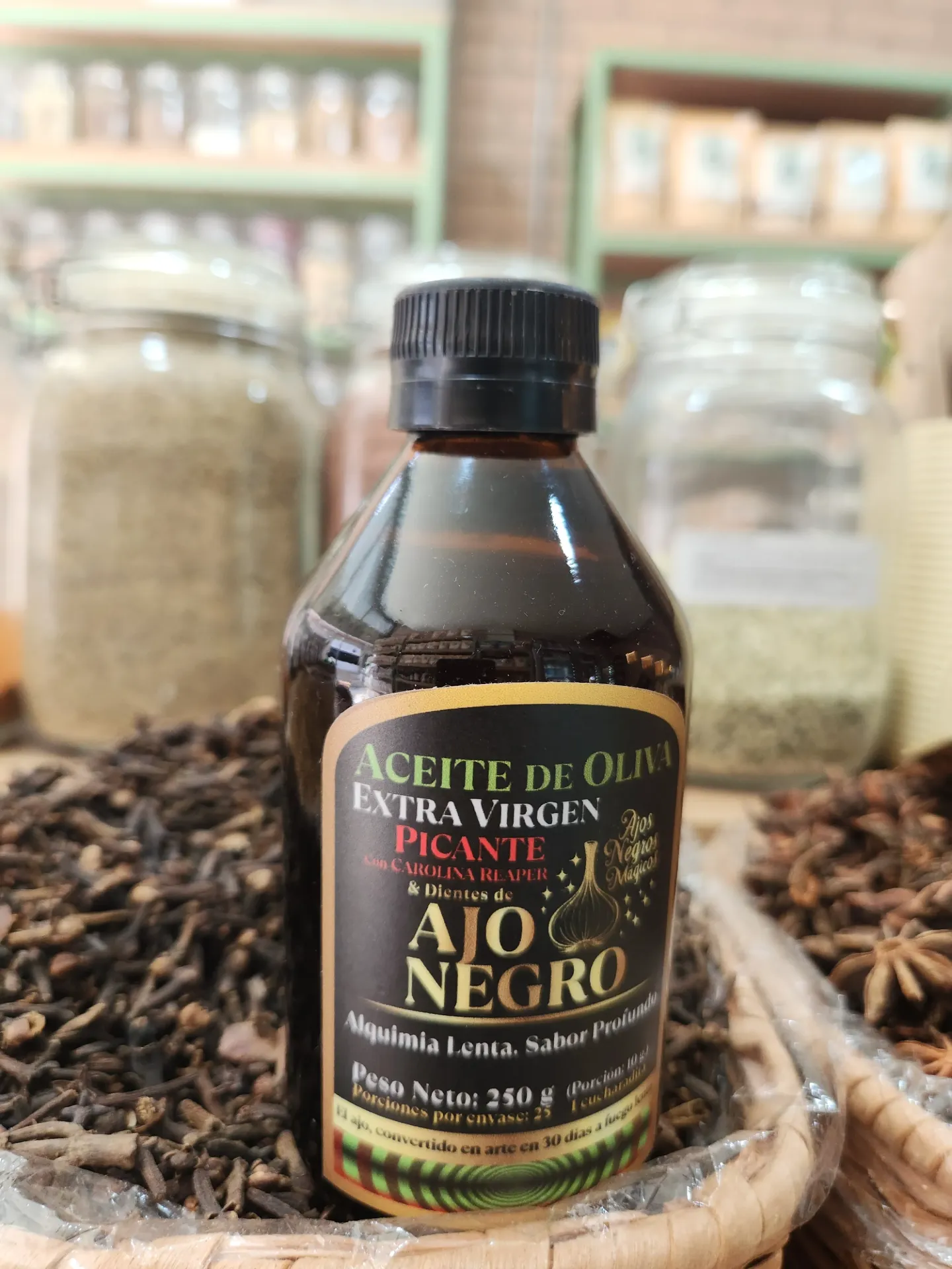 Ajo Negro en Aceite de Oliva Picante x 250Gr