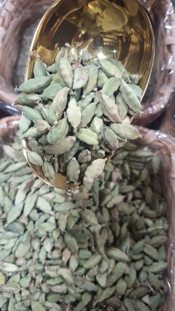 Cardamomo con Cáscara x Gr