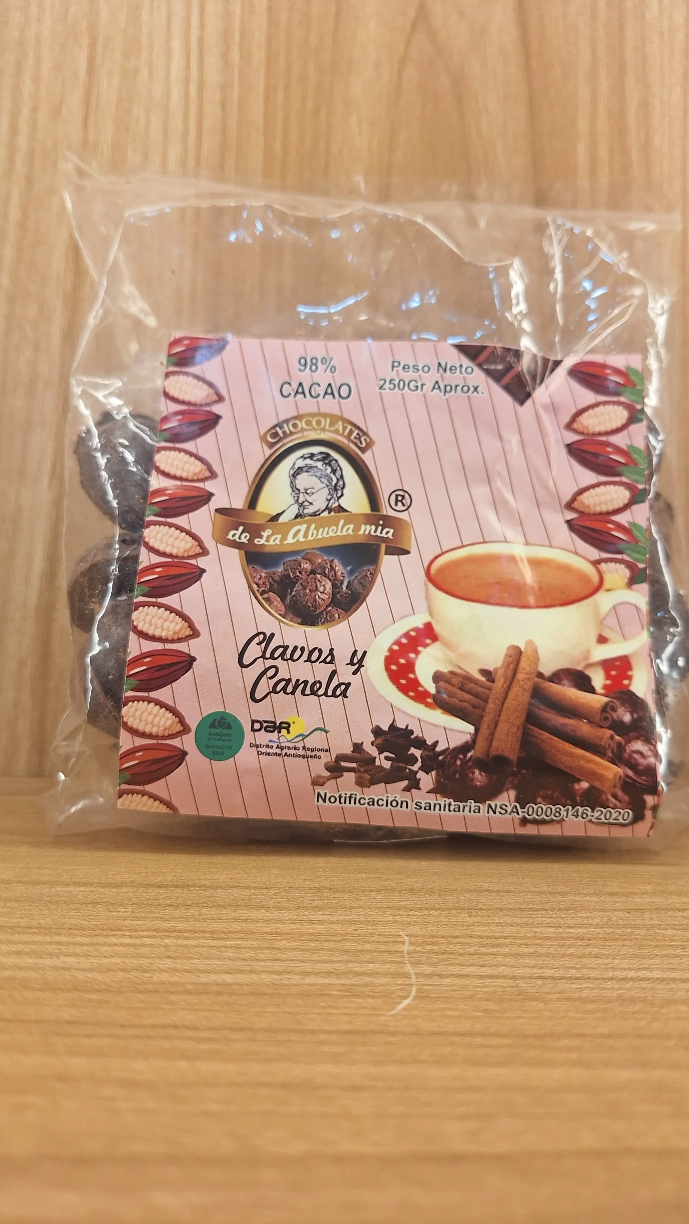 Cacao de la Abuela con clavos y canela para chocolate caliente